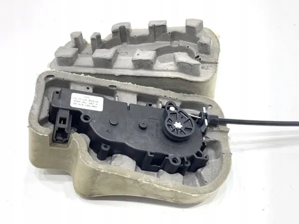 Trunk Lid Pull-Down Unit Mercedes W212 A2047500060 OEM image 4