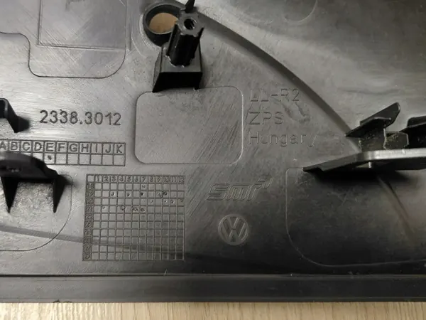 VW Golf VIII ID.3 Cache Miroir Droit Inférieur OEM image 7