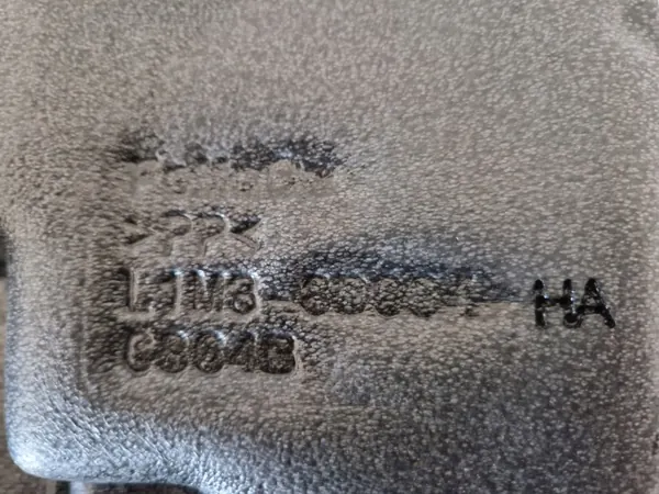 OEM L1M3-8D094-HA luftstyrningskylareisolering vänster image 4