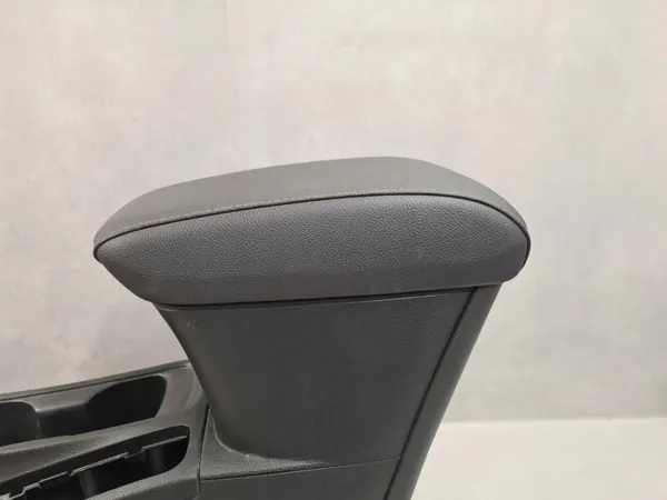 OEM 13412340 Middenconsole Armsteun Leer Opel Astra V K image 5