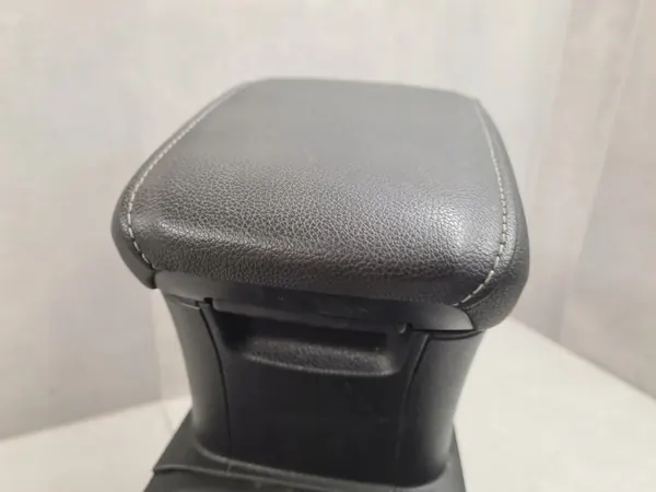 OEM 13412340 Middenconsole Armsteun Leer Opel Astra V K image 7