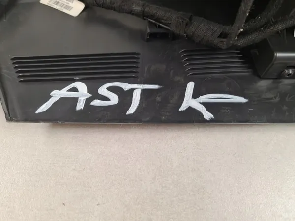 OEM 13412340 Middenconsole Armsteun Leer Opel Astra V K image 9
