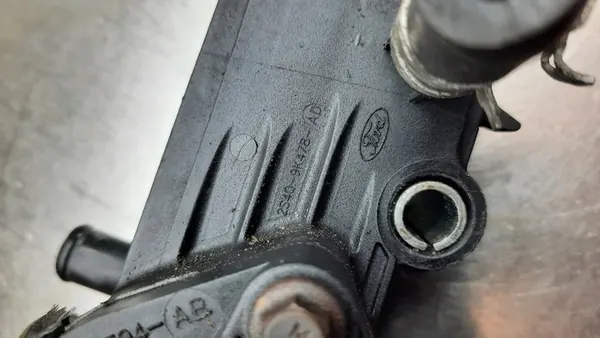 Carcasa de termostato Ford Focus MK2 1.8 TDCI image 5