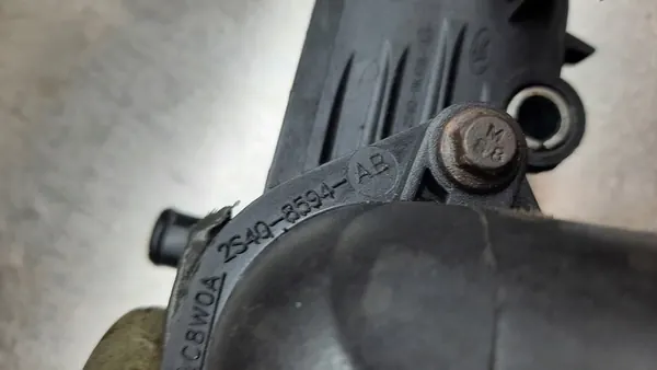 Carcasa de termostato Ford Focus MK2 1.8 TDCI image 6