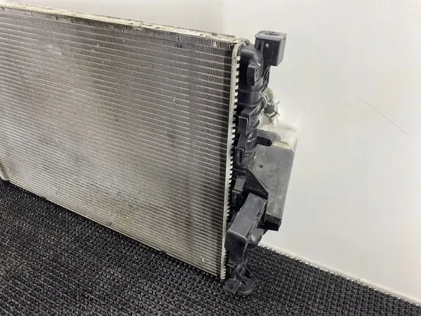 Radiador de refrigeración de motor Volvo V70 OE 31368082 image 3