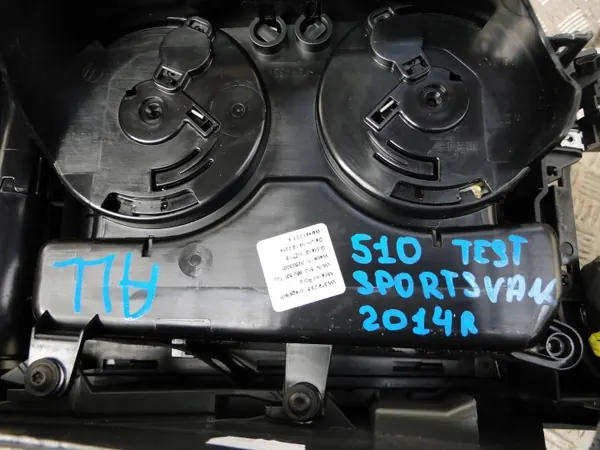 OEM 510862531 Golf VII Sportsvan middenconsole armsteun image 10