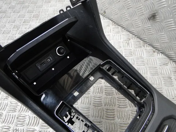 OEM 510862531 Golf VII Sportsvan middenconsole armsteun image 6