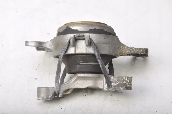 VOLVO V40 II 2.0 D4 Motorsteun 31359639 image 5