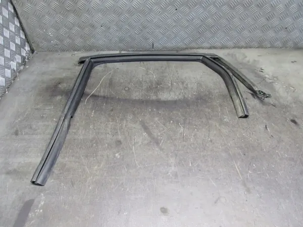 Dörrkarmtätning vänster bak OEM för Volvo V40 II 12-16 image 2
