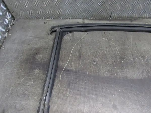 Dörrkarmtätning vänster bak OEM för Volvo V40 II 12-16 image 3