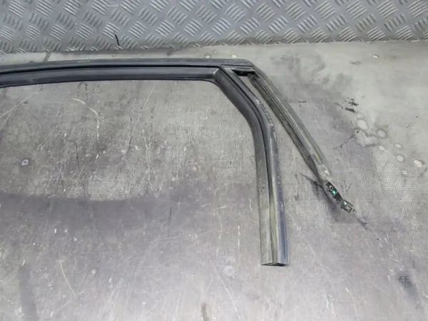 Dörrkarmtätning vänster bak OEM för Volvo V40 II 12-16 image 4
