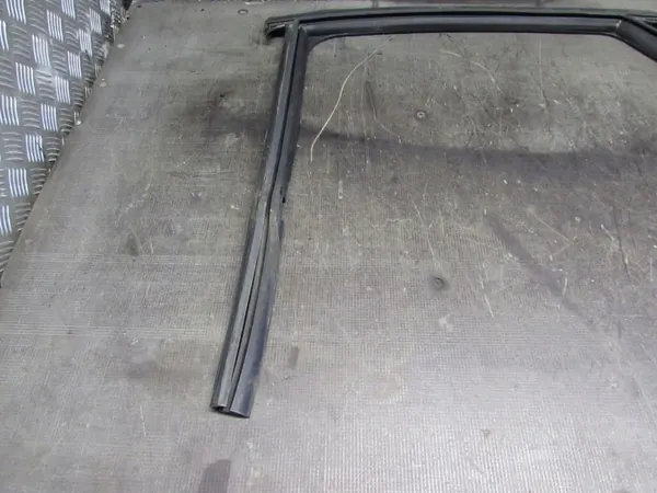 Dörrkarmtätning vänster bak OEM för Volvo V40 II 12-16 image 6