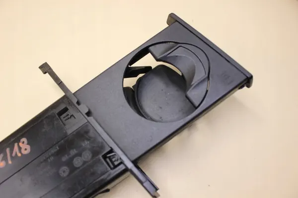 BMW 3 E90 oikea juomakuppiteline OEM 5145 7127461 image 4