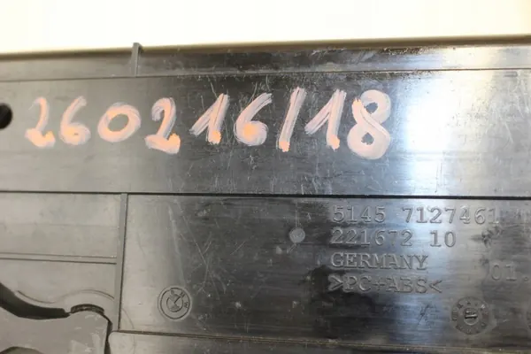 BMW 3 E90 oikea juomakuppiteline OEM 5145 7127461 image 5