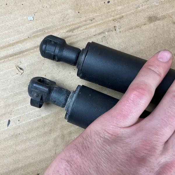 Tailgate Lift Supports a4479800064 MERCEDES W447 V Class image 4