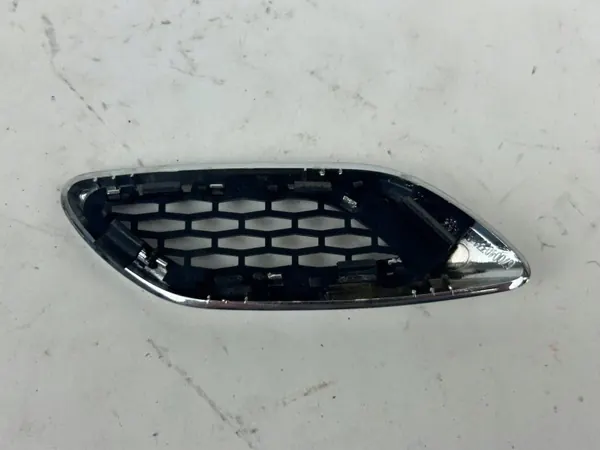 Toma de aire del guardabarros derecho Maserati Levante OEM 670040331 image 6