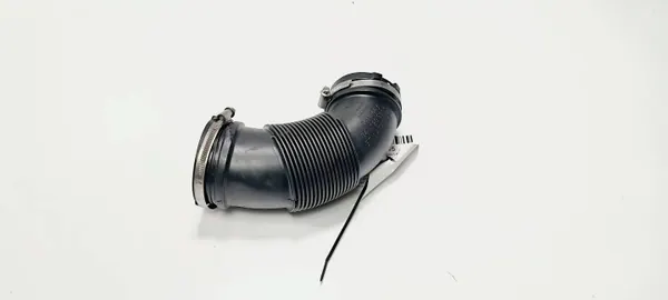 Käytetty Audi imuputki OEM 04L129661C A4 B9 Quattrolle image 2