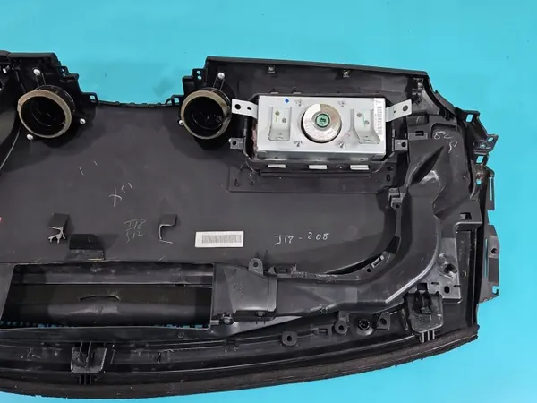 Mazda 2 II kojetaulu-konsoli OEM IMPRK1405050 image 9