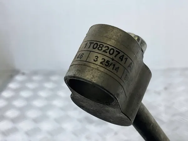 VW Touran II 1.6 TDI Ilmajohdin 2010-2015 OEM 1T0820741AB image 4