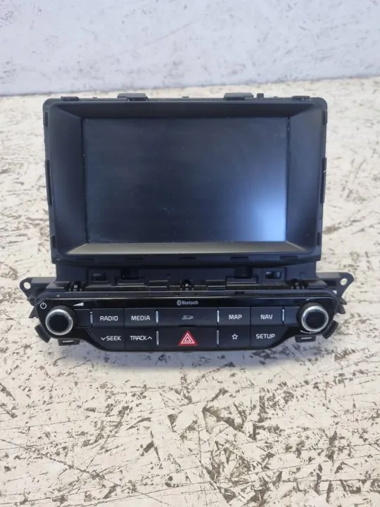 Radio Kia Niro I OEM 96550-G5110 - Usado image 2