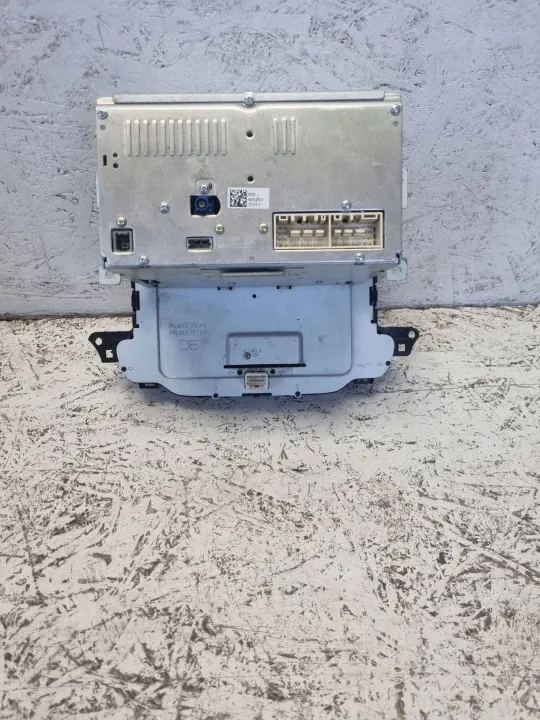 Radio Kia Niro I OEM 96550-G5110 - Usado image 3