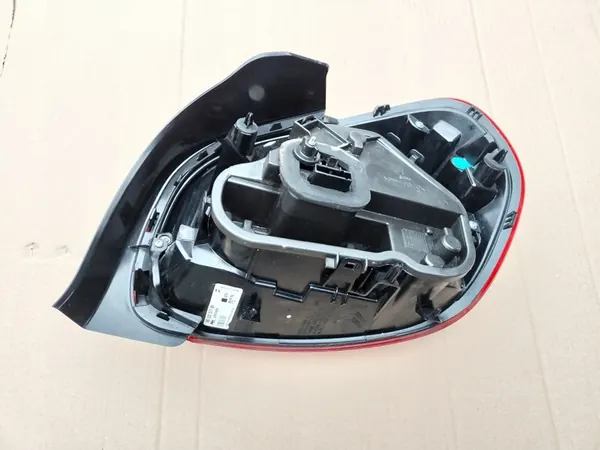LÁMPARA TRASERA IZQUIERDA CITROEN C3 III image 6