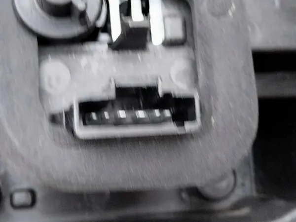 LÁMPARA TRASERA IZQUIERDA CITROEN C3 III image 7