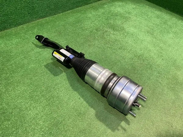 MERCEDES CLASSE E W213 63 AMG AMORTISSEUR PNEUMATIQUE GAUCHE AVANT image 2