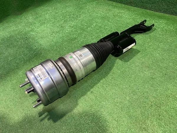 MERCEDES CLASSE E W213 63 AMG AMORTISSEUR PNEUMATIQUE GAUCHE AVANT image 8