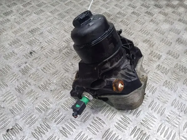 Ölfilterbasis OEM Wrakowisko-18670- für VW Passat B8 image 2