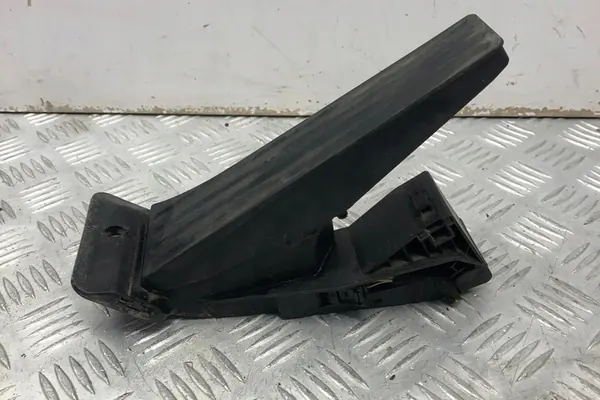 BMW 3 (E90) Gaspedal 2011 OEM 6789999 image 2