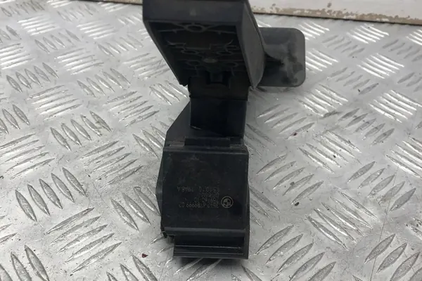 BMW 3 (E90) Gaspedal 2011 OEM 6789999 image 7