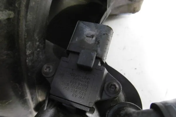 Coletor de admissão Volkswagen Fox 1.2 OE 03D129766L image 4