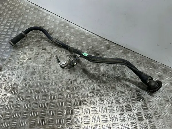 Col de remplissage OEM 68061727AG pour Dodge Challenger image 3