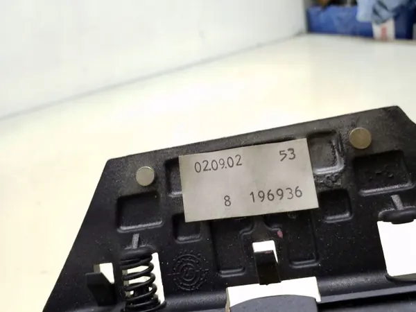 Armstödsinsats OEM 8196936 för BMW E39 Sedan/Kombi image 4