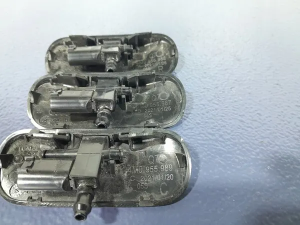 AUDI Q7 II 4M Verwarmde Ruitensproeiers 4M0955988 image 4