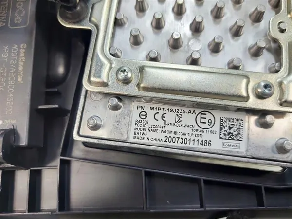 OEM M1PT-19J235-AA Wireless-Ladegerät für Ford Kuga MK3 image 5