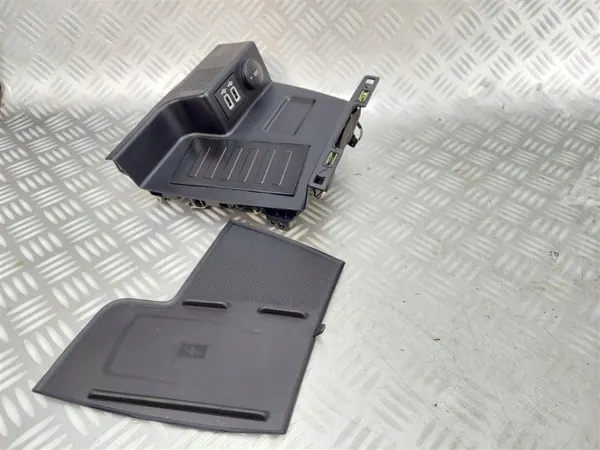 OEM M1PT-19J235-AA Wireless-Ladegerät für Ford Kuga MK3 image 8