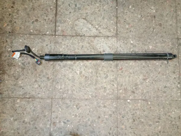 OEM 32296297 Höger baklucka aktuator för Volvo XC40 image 2