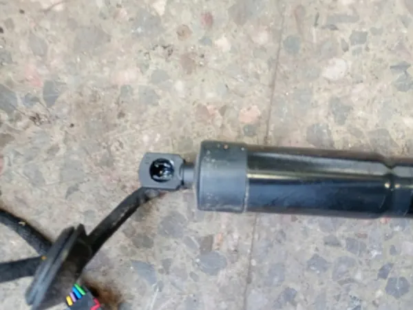 OEM 32296297 Höger baklucka aktuator för Volvo XC40 image 5