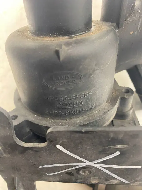 Boîtier de thermostat OEM AH228K515AA pour Range Rover image 3