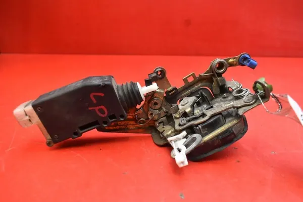 Fram Vänster Dörrlås Opel Tigra A 94-00 OEM 90493701 image 3