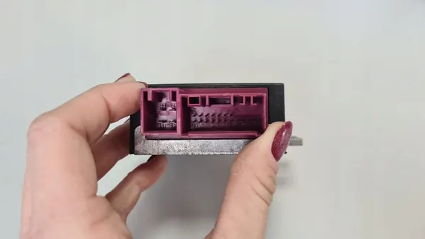 BMW E90 E70 Brandstofpomp Controlemodule 7276046 image 3