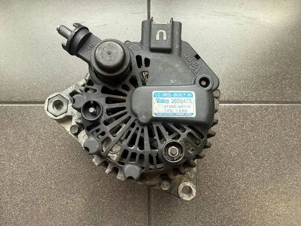 Vaihtovirtageneraattori Hyundai 1.5 CRDI OE 373002A110 image 2