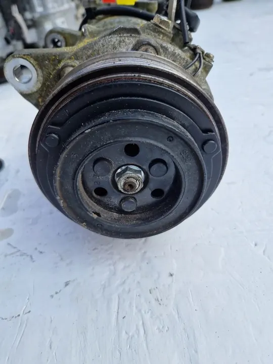 Ilmastointikompressori BMW 5 G30 G31 B47 OEM image 3