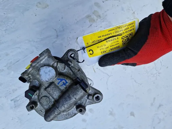 Ilmastointikompressori BMW 5 G30 G31 B47 OEM image 5