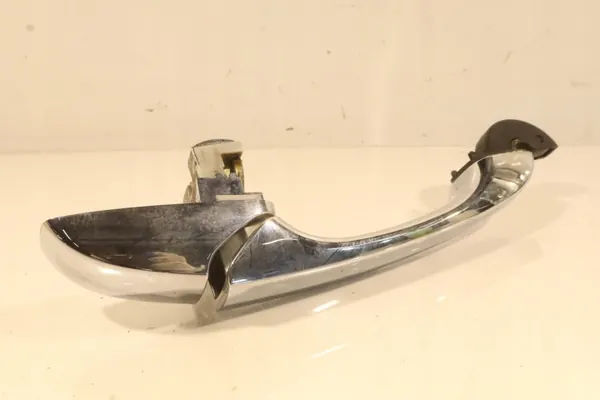 Maçaneta traseira esquerda externa Chrysler 300C 3.0CRD OEM 05066801AH image 2