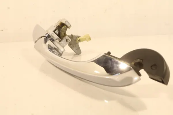Maçaneta traseira esquerda externa Chrysler 300C 3.0CRD OEM 05066801AH image 4