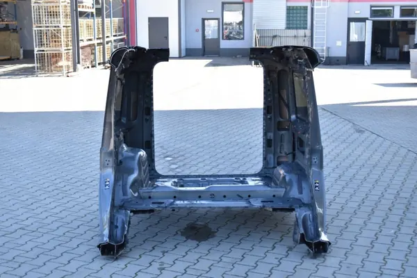 Vasen/oikea takalokasuoja OEM A4636108501 Mercedes G image 10
