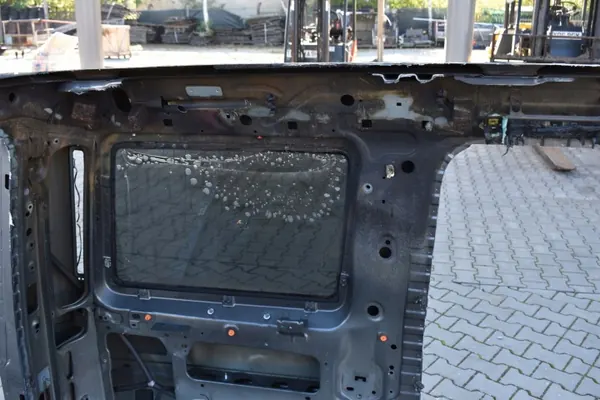 Vasen/oikea takalokasuoja OEM A4636108501 Mercedes G image 5